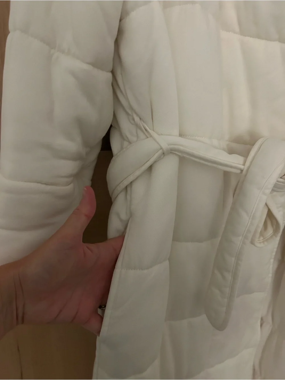 Soma Ivory Cream soft Long Puffer Robe with Belt and pockets, EUC, size small. - Picture 7 of 9